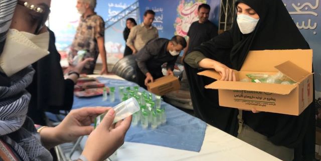 توزیع ژل رایگان در عید غدیر باریج اسانس